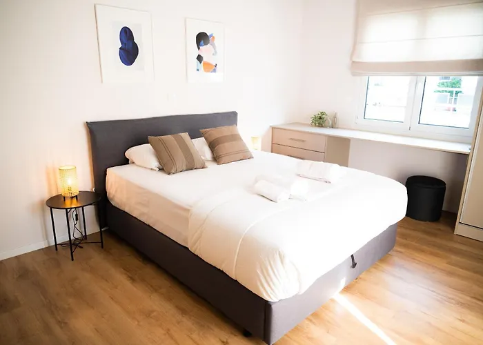 Urban Comfort 2 Bdrm Next To Metro