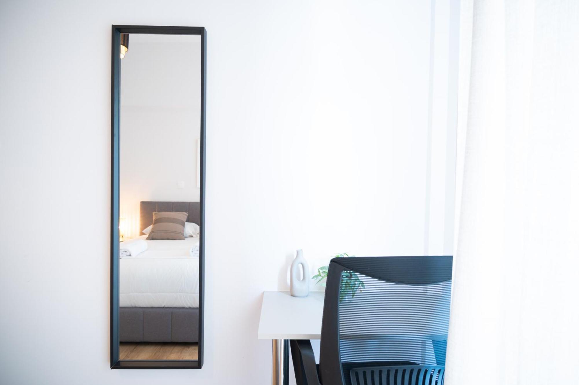 Urban Comfort 2 Bdrm Next To Metro Apartment Athens