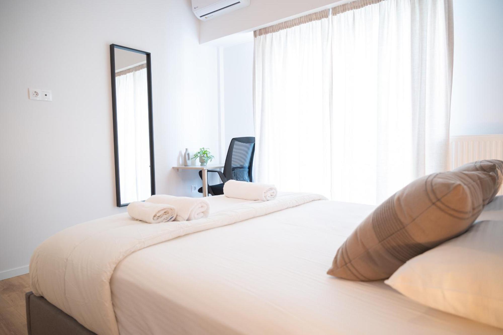 Urban Comfort 2 Bdrm Next To Metro *