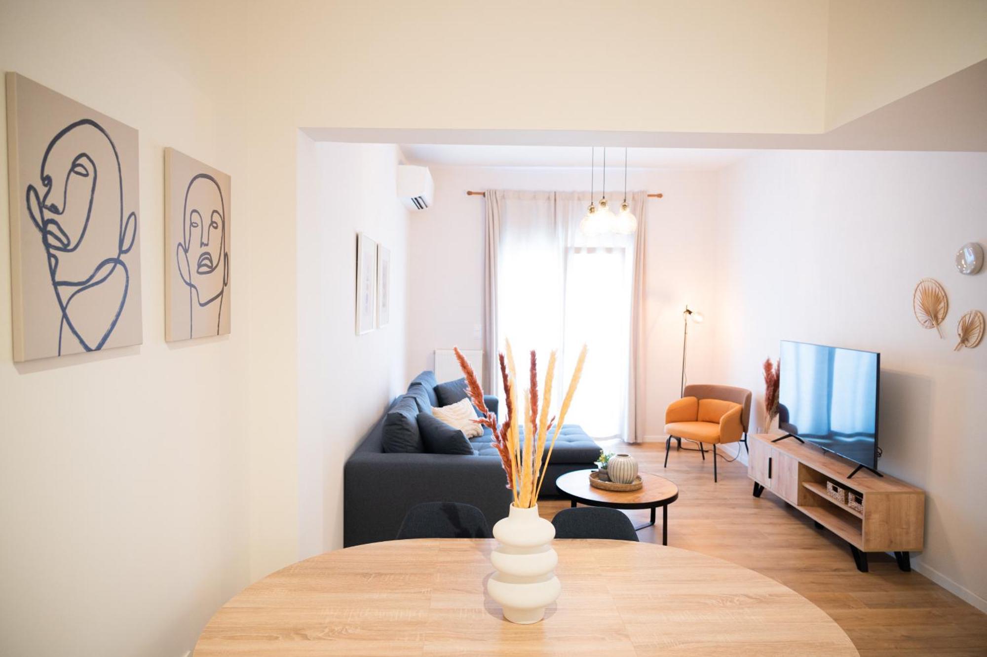 Urban Comfort 2 Bdrm Next To Metro Athene