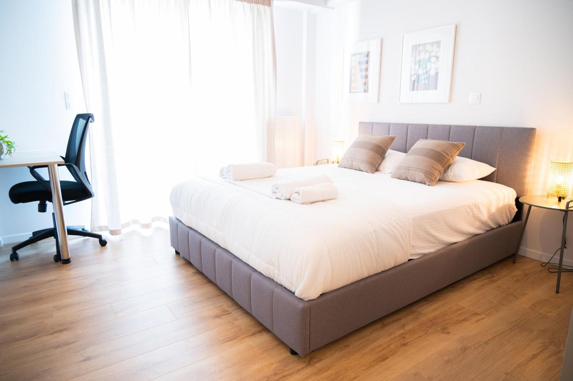 Urban Comfort 2 Bdrm Next To Metro Apartment